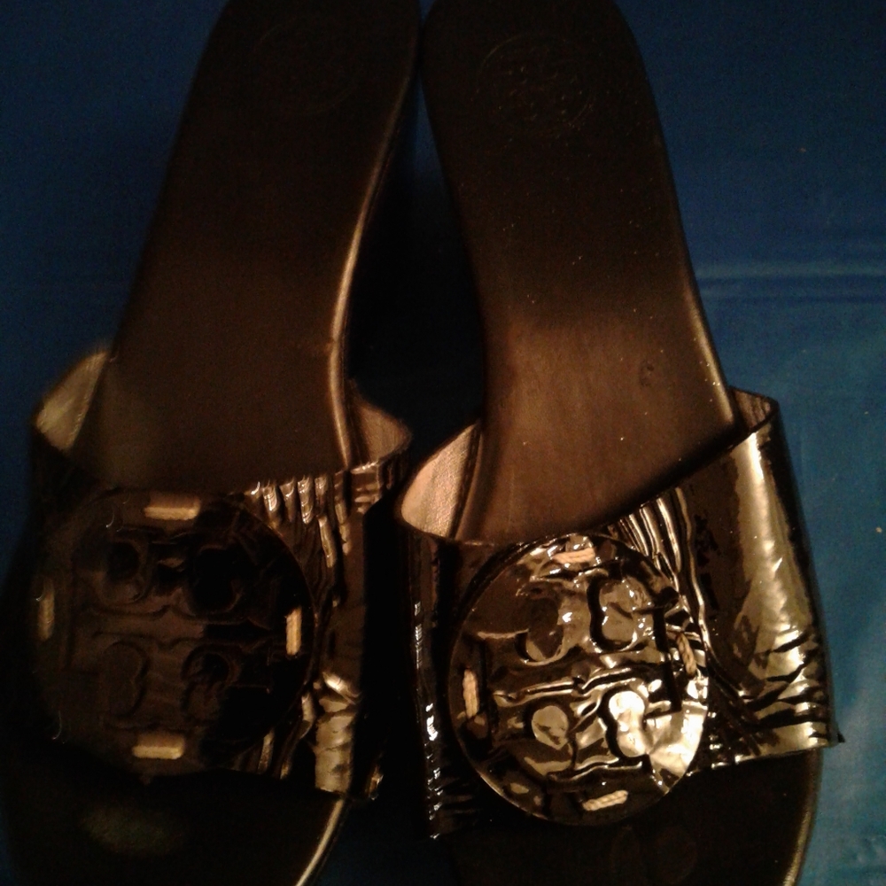 Shoes - Picture 3 of 4